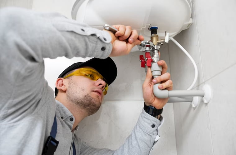 Reparatii si instalari instalatii sanitare si electrice